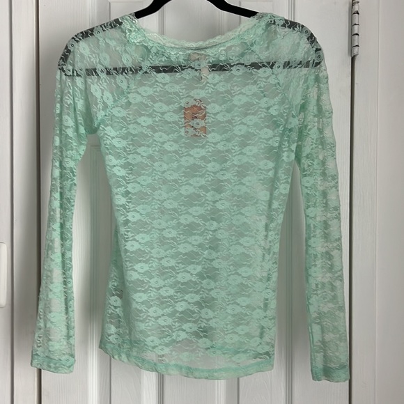 🆕Mudd, lace top, Size M - Picture 2 of 7